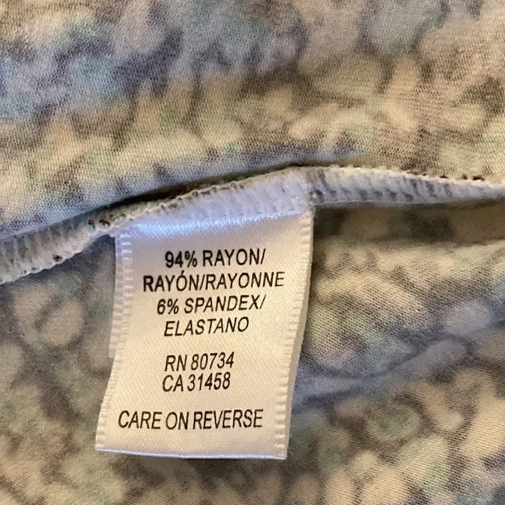 BCBG Maxazria Floral Print Dress with Surplus Neckline and Cap Sleeves. Size XS